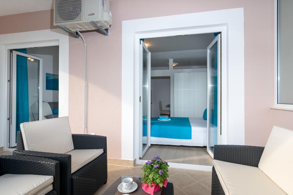 Apartments Blue Lagoon Trogir Exterior photo
