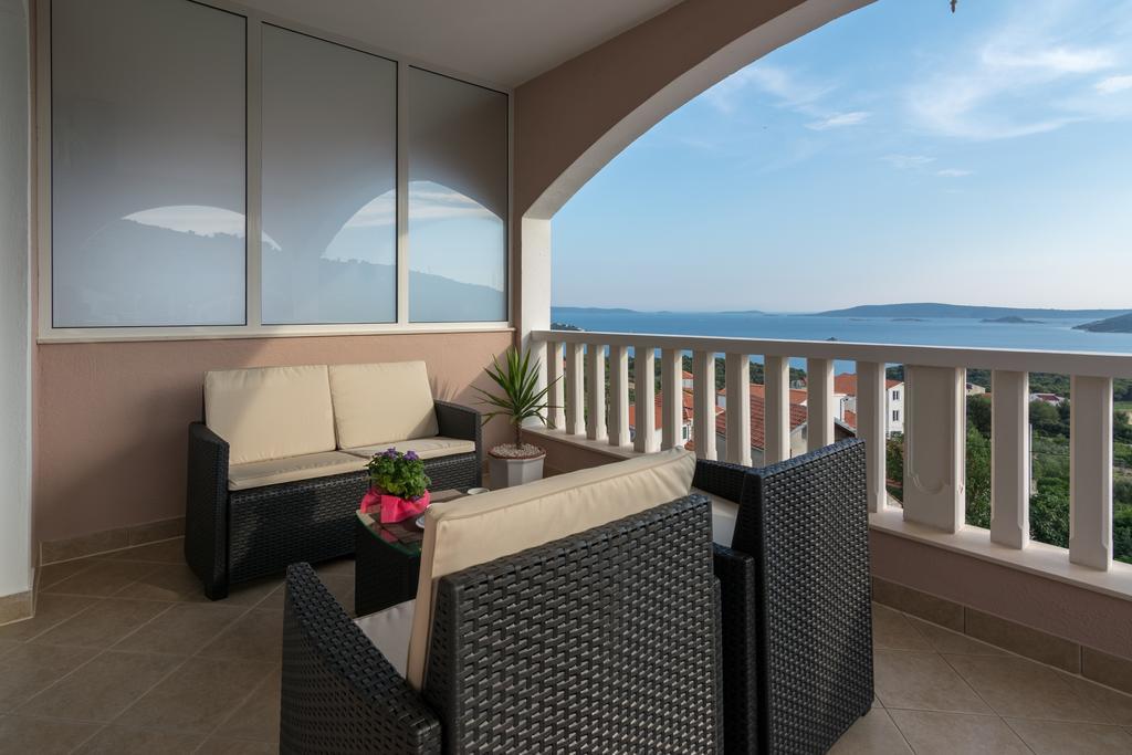 Apartments Blue Lagoon Trogir Exterior photo