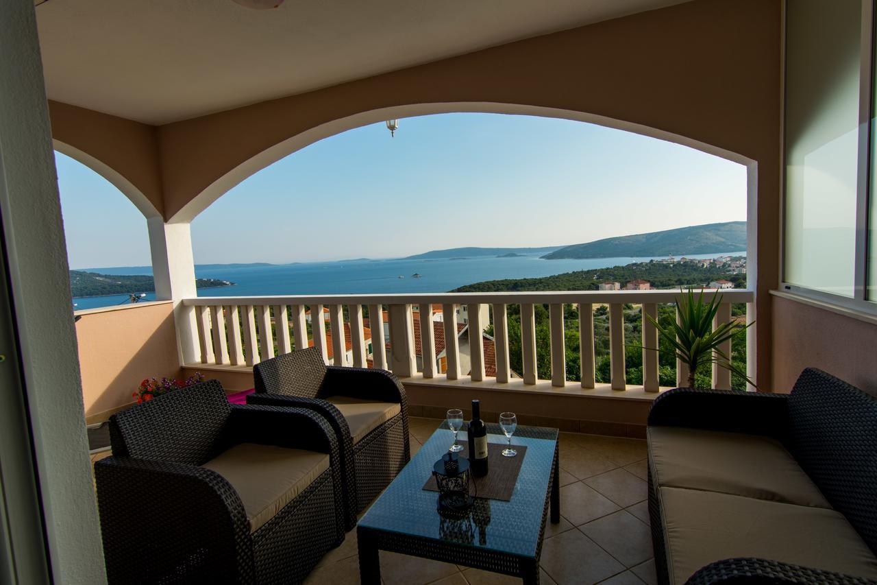 Apartments Blue Lagoon Trogir Exterior photo